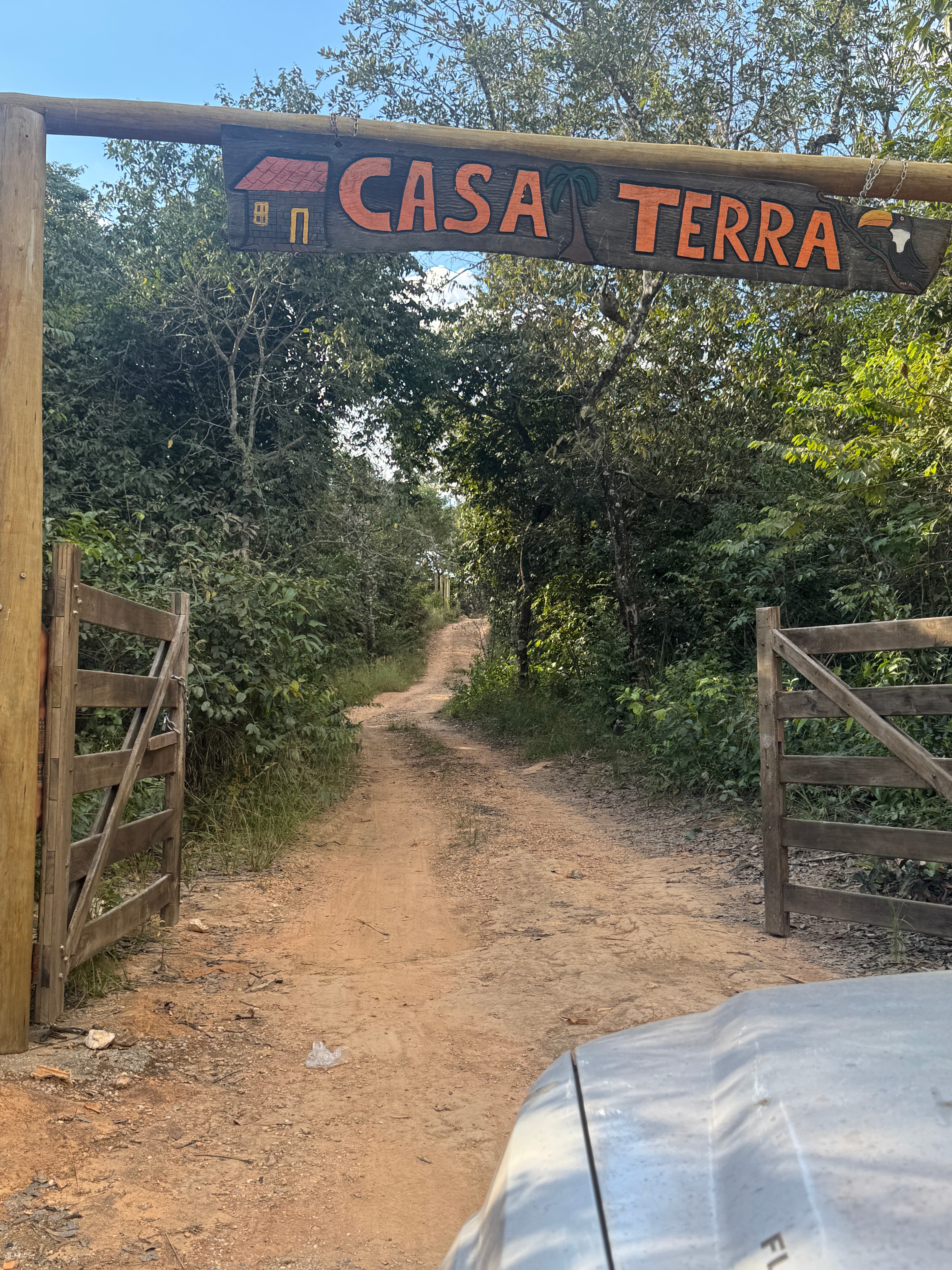 Entrada e Estacionamento - Imagem 1